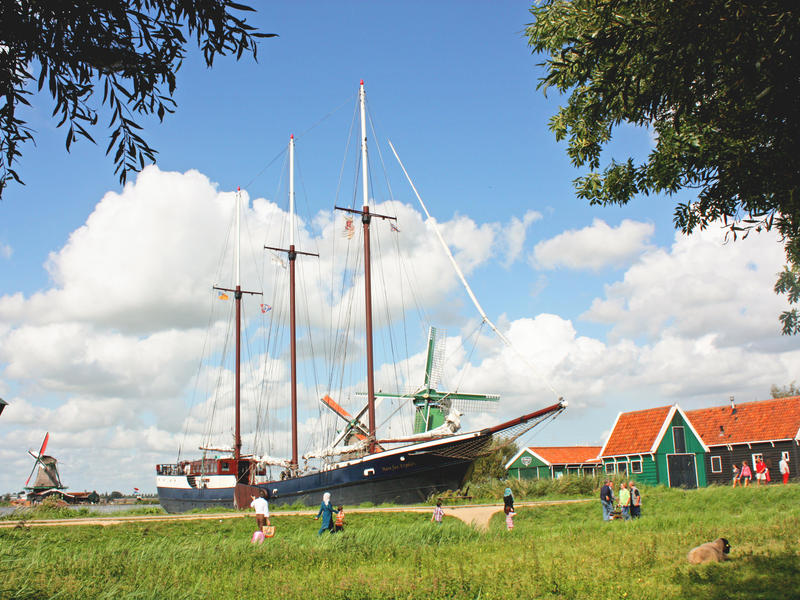 large_8a0092fd50421d2e015042dfd16675d2-Boat-Bike-Tours-Mare-van-Fryslan