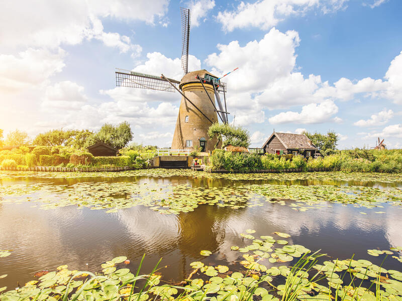 large_8a0092ff61b2f7690161faae0d721032-Kinderdijk-Niederlande-Windmuehlen