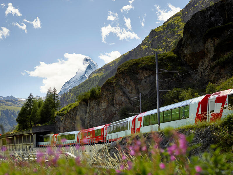 large_8a0092ff7fba1ba2017fbcf006a463aa-Glacier-Express-Rheinschlucht