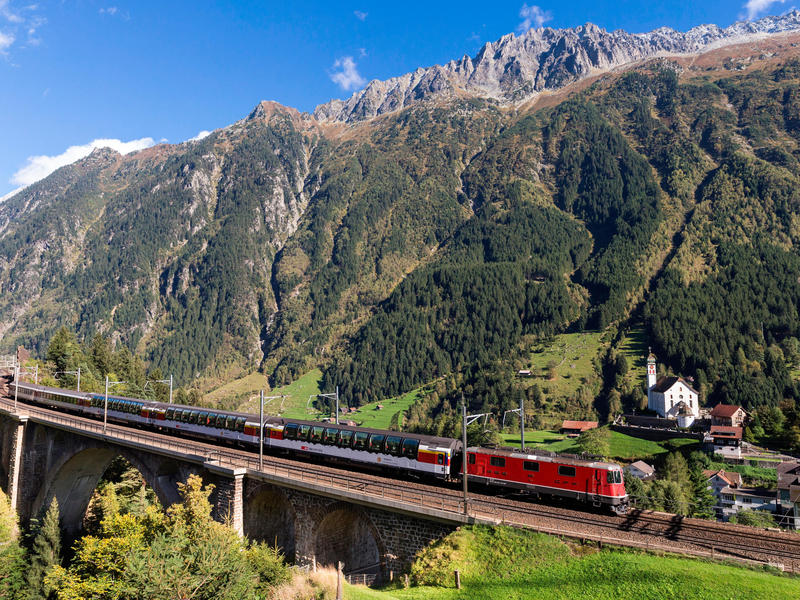 large_8a0092ff83a76bbc0183a77b371508e8-Rhaetische-Bahn-Bernina-Express-Albulalinie