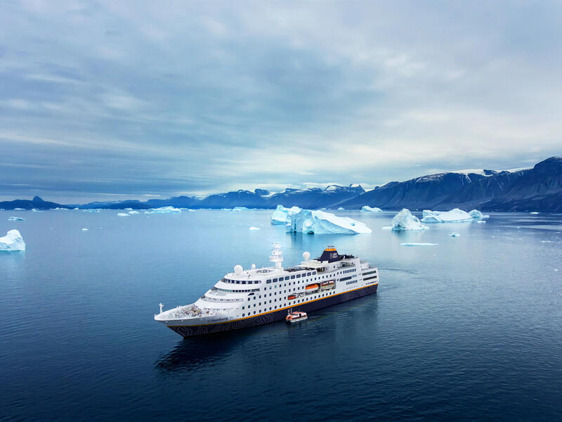 large_8a0092ff91351a5f019135fb37377717-Plantours-Kreuzfahrten-MS-Hamburg-Uummannaq-Groenland