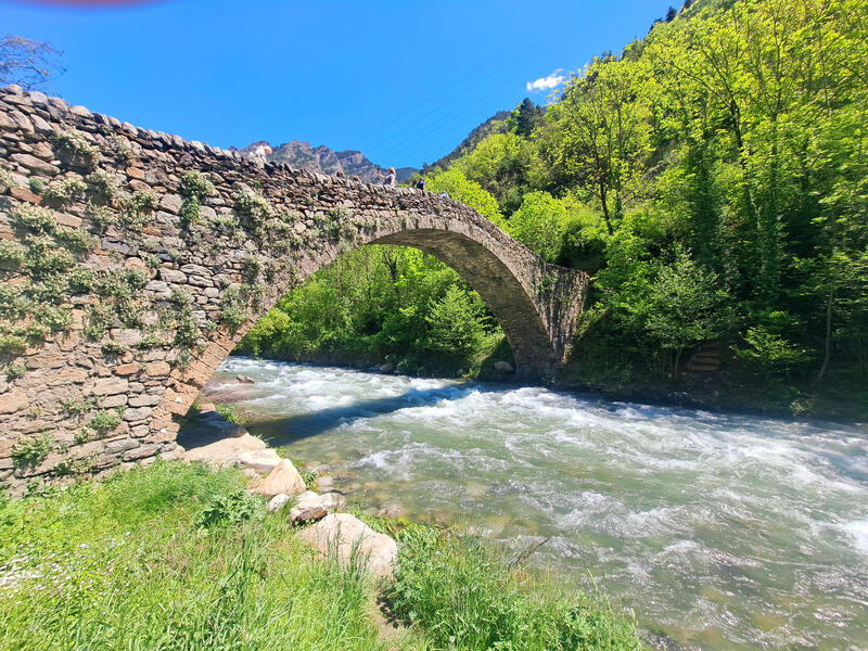 large_8a0092ff91351a5f0191368e45382878-Andorra-Andorra-la-Vella-Pont-de-la-Margineda