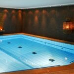 schwimmbad-bei-kerzenschein-66971