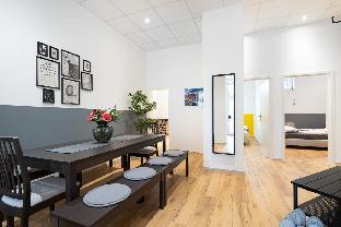 Big Central Apartment near Rotkreuzplatz with 3 BR