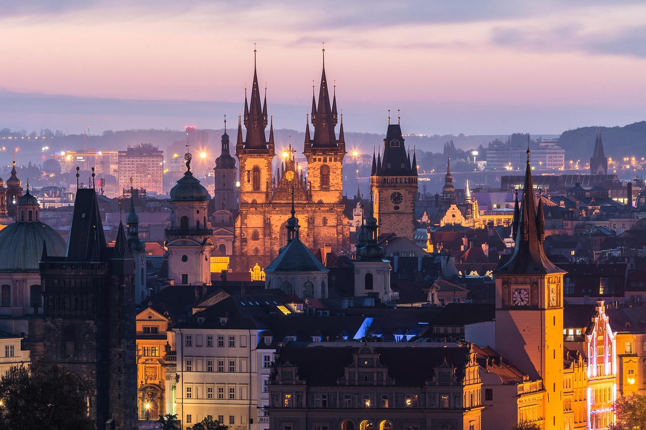 Schnell weg nach Prag? Hier gehts zu deinem Kurztrip!