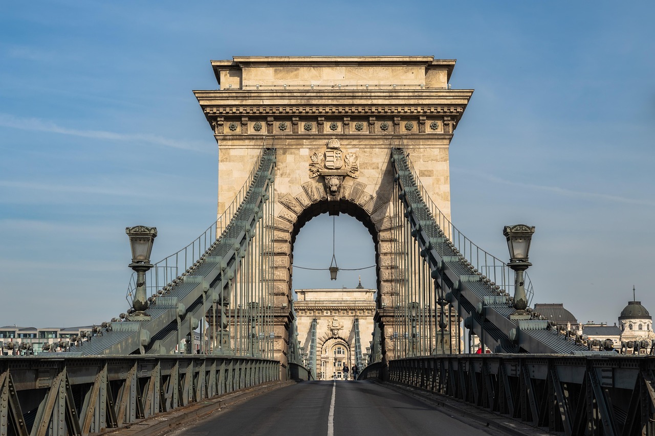 Zu Fuß durch zwei Städte die Magie von Buda & Pest entdecken!