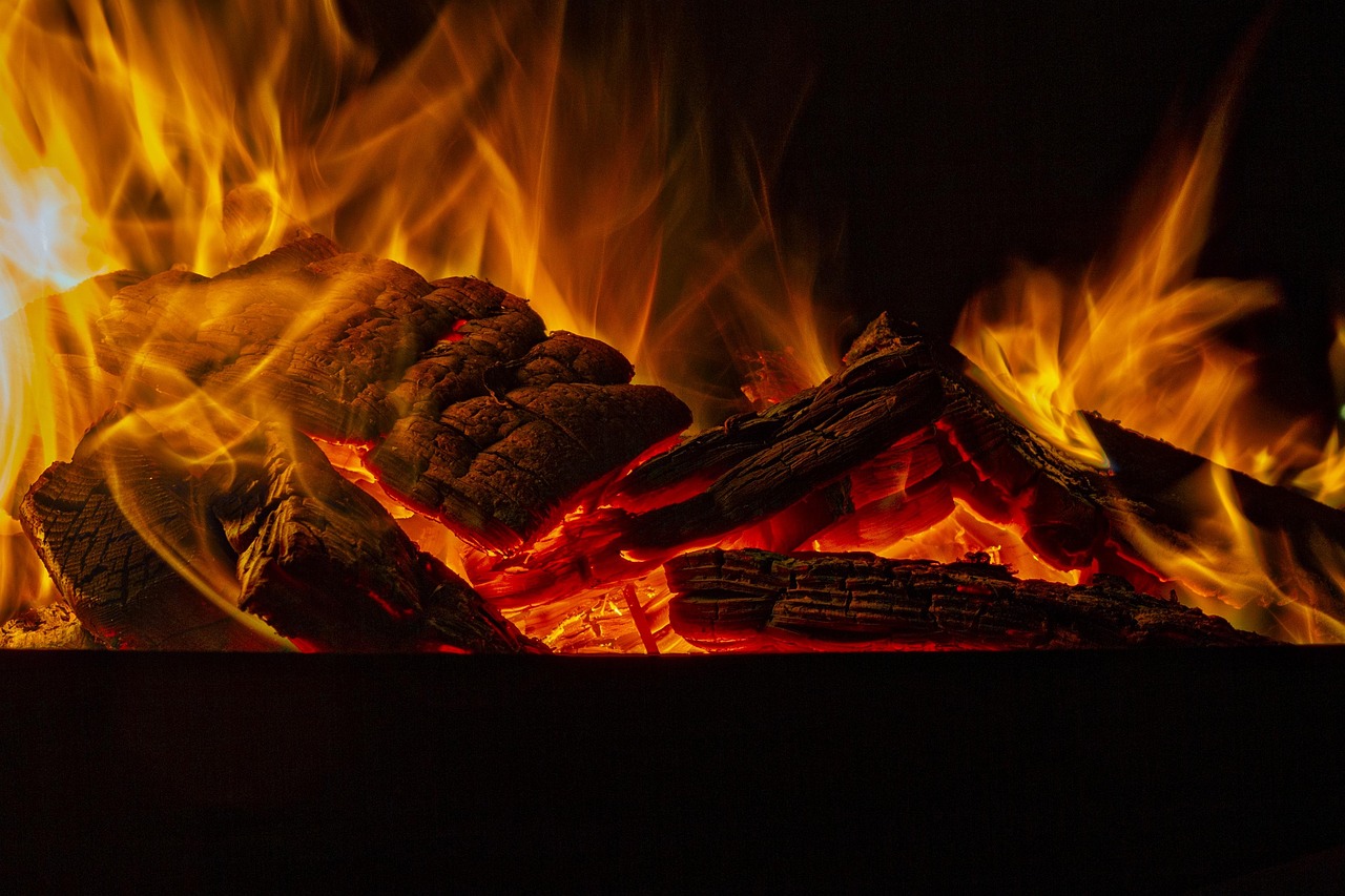 Kuscheln am Kamin  jetzt das perfekte Hotelzimmer buchen