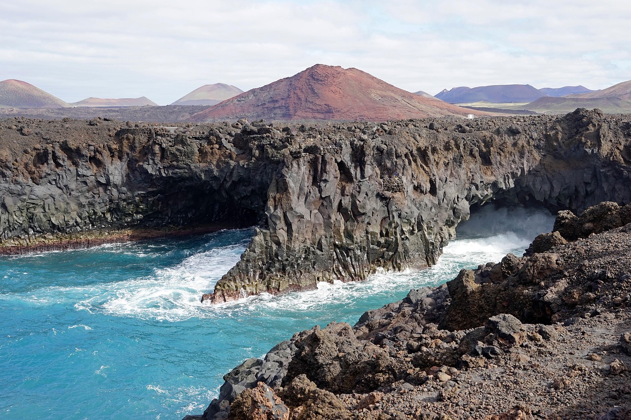 Jetzt Deinen Urlaub auf der vulkanischen Wunderinsel Lanzarote buchen