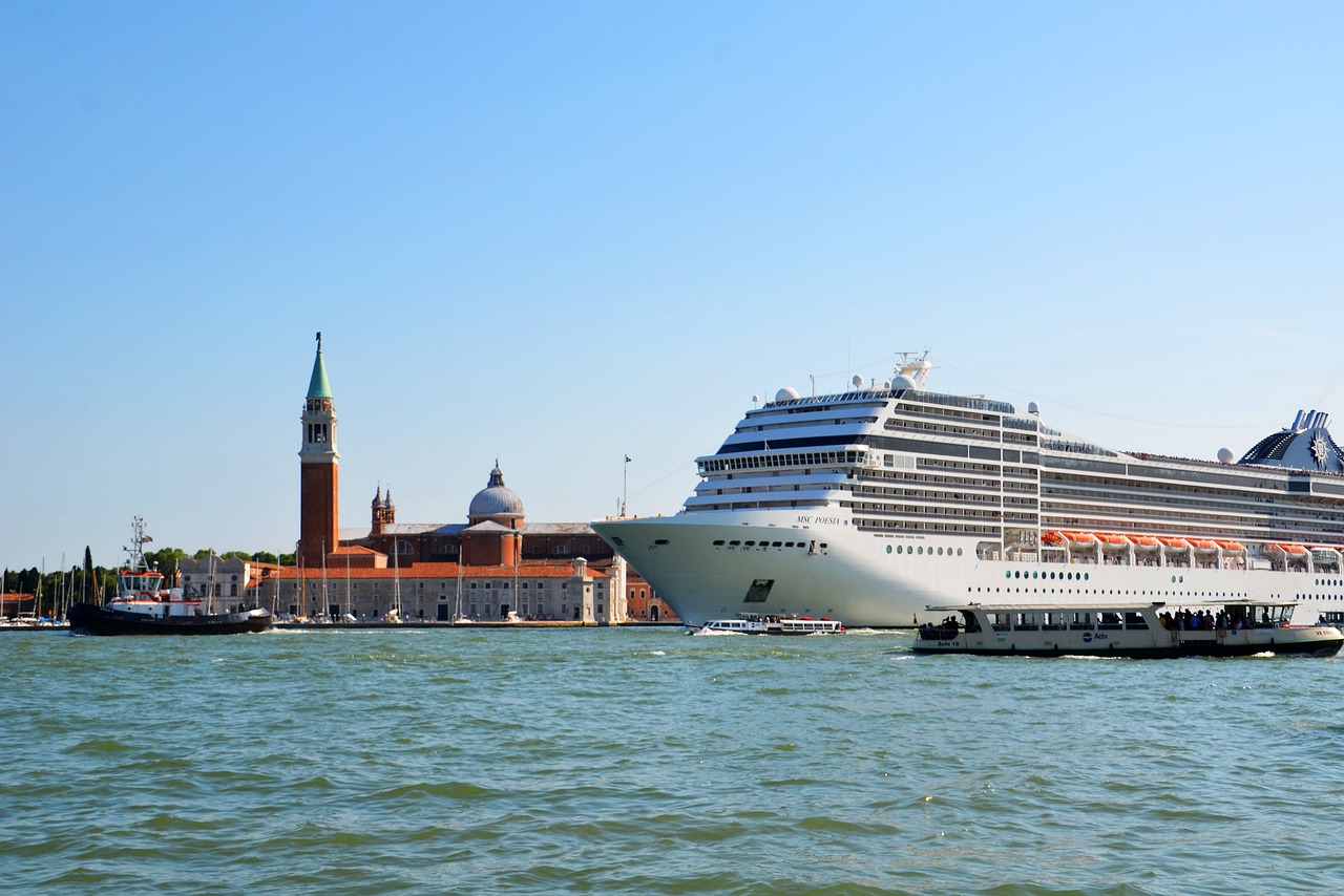 Keine Solo-Reise - Kreuzfahrten für Singles mit tollem Begleitprogramm!