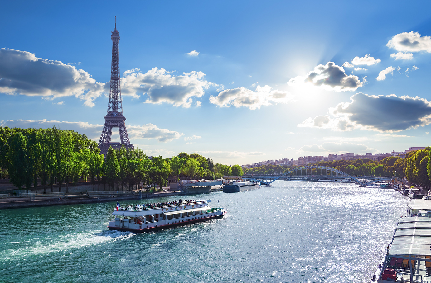 Bootsfahrt auf der Seine in Paris mit Dinner