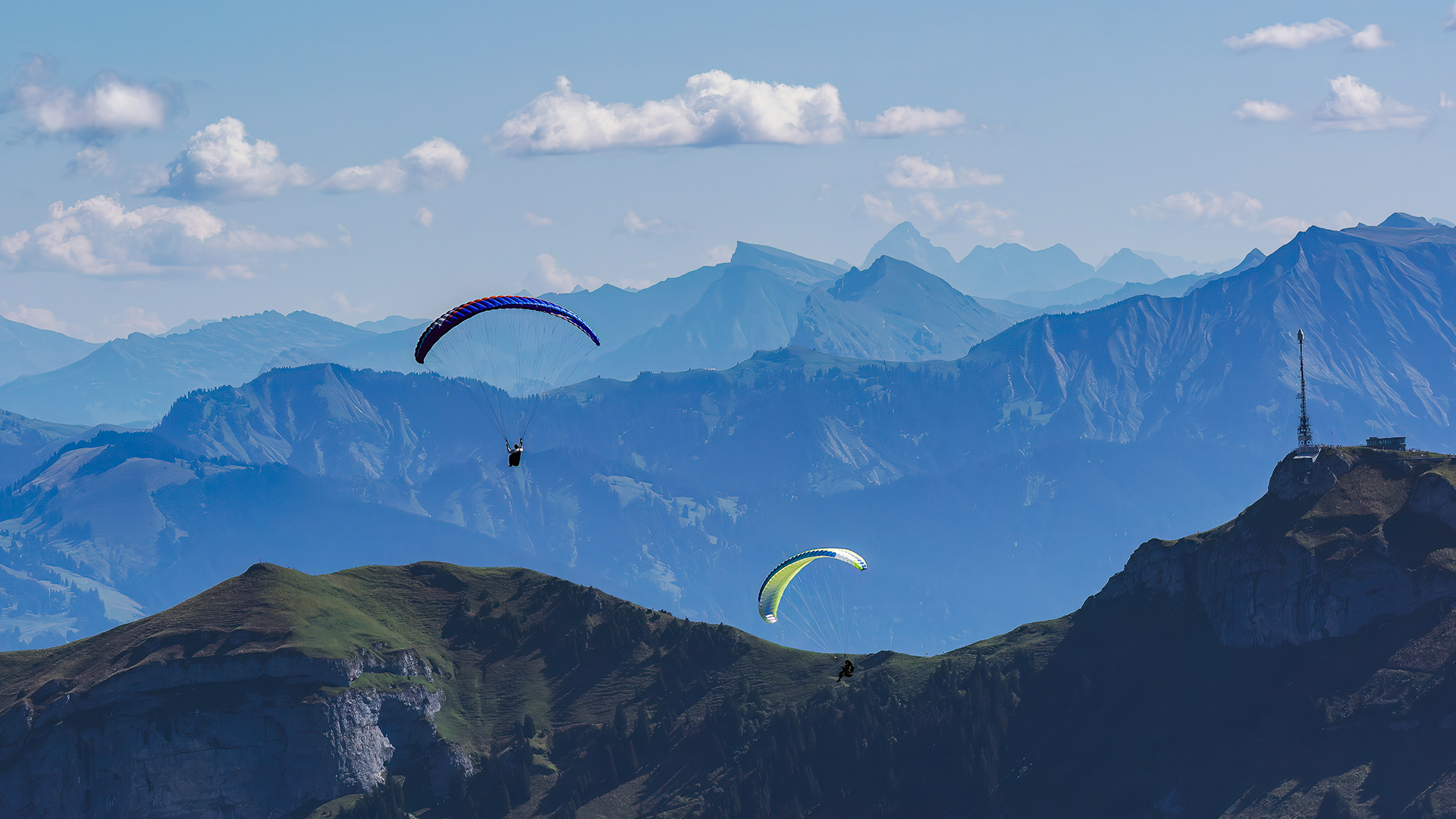 Pärchenflug mit 2 Gleitschirmen