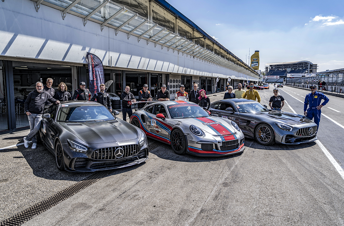 Renntaxi-Duo: Mercedes AMG GT-S vs. Porsche 911 GT3