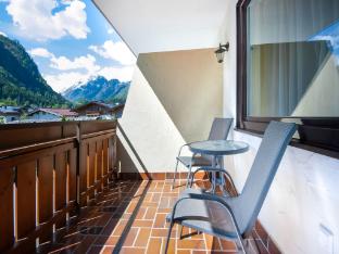 Apartment Bergblick Anna in Kaprun with balcony