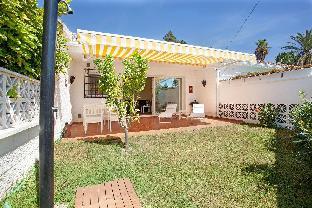 Beachside small house with garden