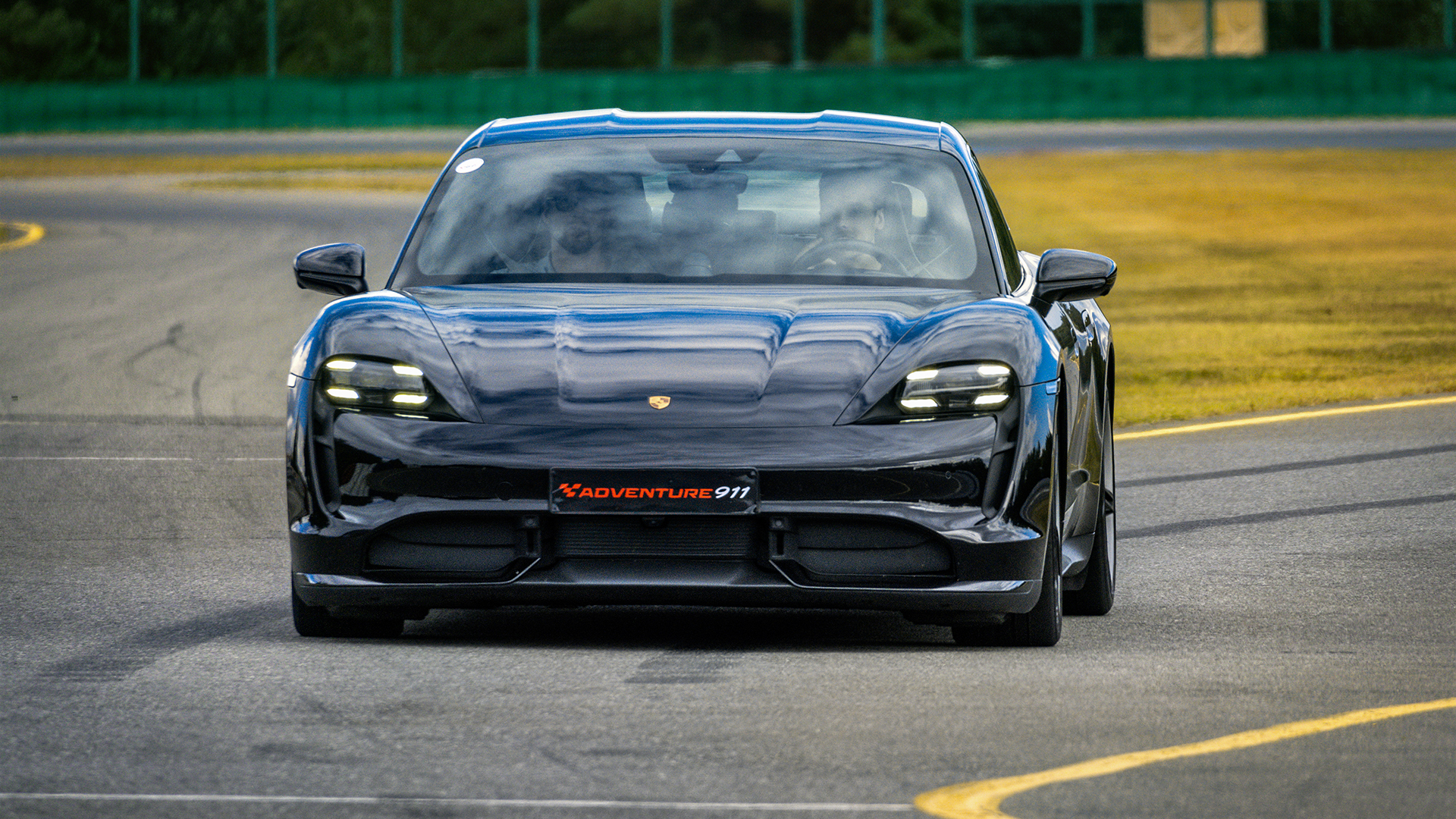 Renntaxi (Porsche Taycan)