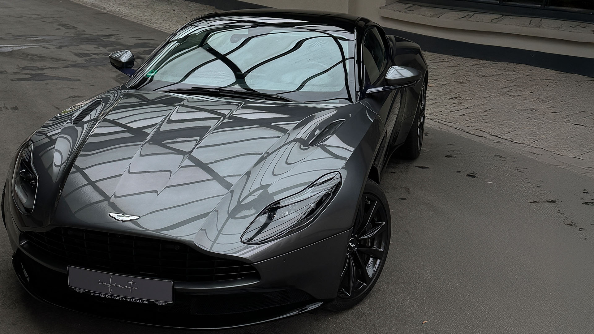 Aston Martin mieten Berlin (3 Std.)