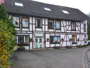 Bright holiday home with terrace in Medebach