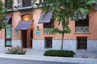 Suites Gran Via 44