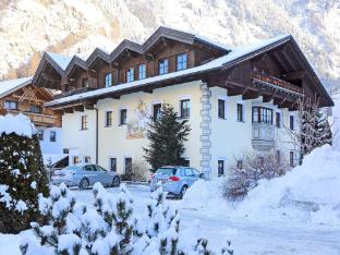 Pleasant Apartment in Langenfeld with Sauna
