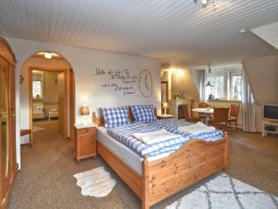 Holiday home with garden in Weissenbrunn