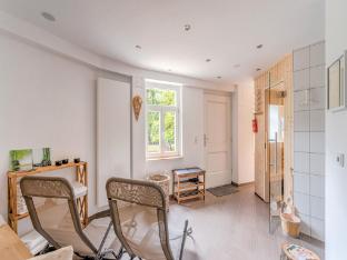 Bright flat with terrace and sauna