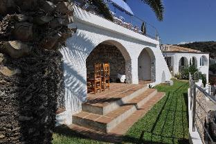 Alfa Mar Villa 3BR Sleeps 6 w/ Pool & Ocean View