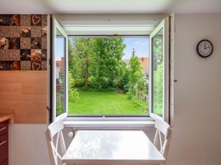 Apartment with private terrace