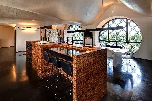 Cava and Hotel Mastinell