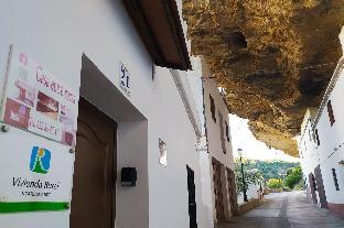 Casa entre Rocas Setenil