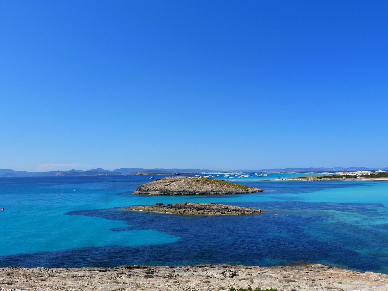 Zeit für Sonne und Spaß flieg nach Ibiza!