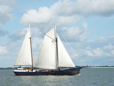 Kreuzfahrten Niederlande - IJsselmeer: Mit Rad & Segelschiff Wapen fan Fryslân ab/an Enkhuizen