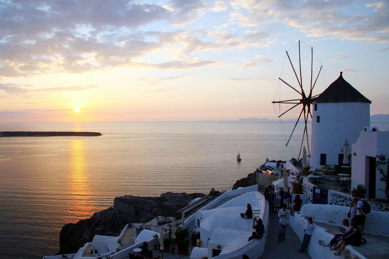 Verliebe Dich in Santorin  Dein Traumurlaub beginnt hier!
