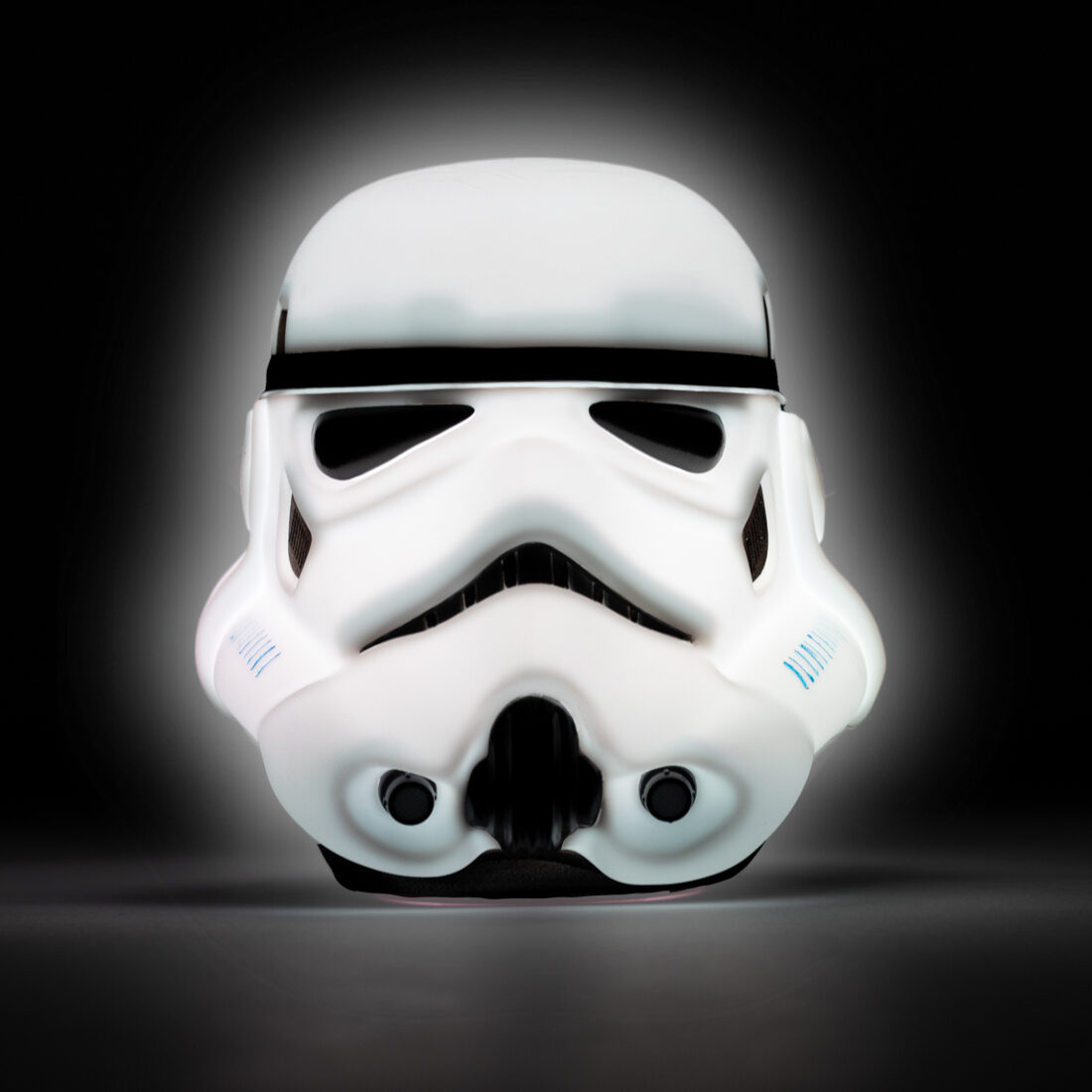 2090620906StormtrooperLampe_01