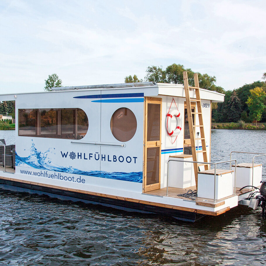 Wohlfühlboot Hausboot mieten Brandenburg Außenansicht