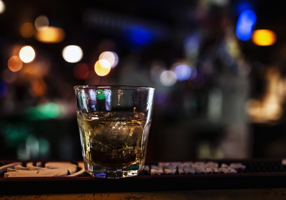 alcohol-6493051_1280
