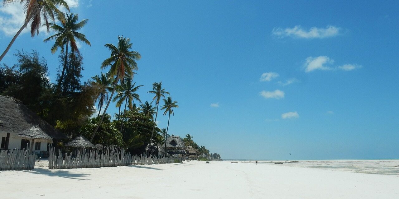 beach-2036446_1280