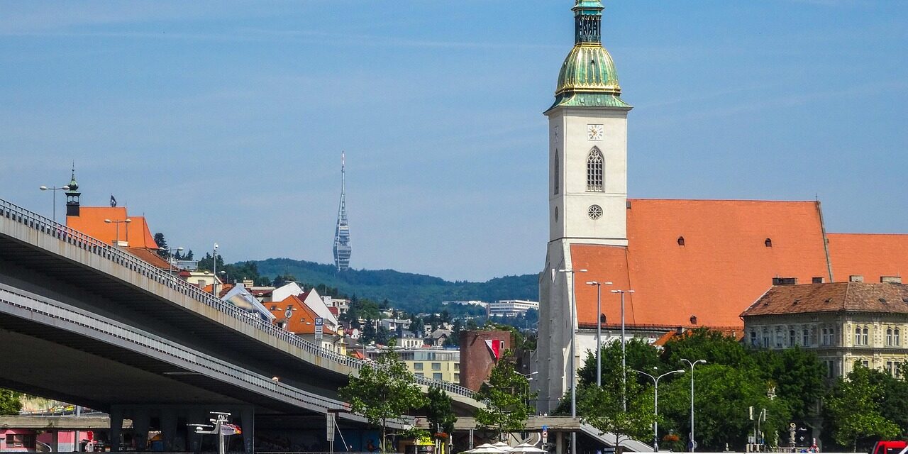 bratislava-5885675_1280 bratislava-5885675_1280