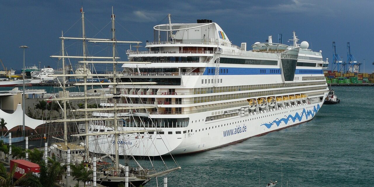 cruise-ship-321507_1280 cruise-ship-321507_1280
