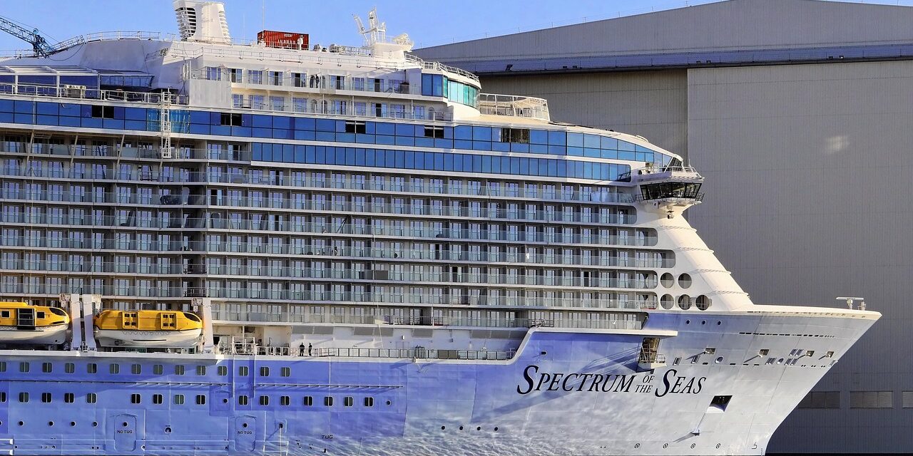 cruise-ship-4022805_1280 cruise-ship-4022805_1280