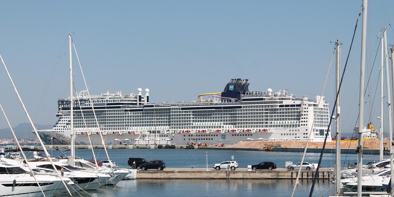 cruise-ship-4486253_1280 cruise-ship-4486253_1280