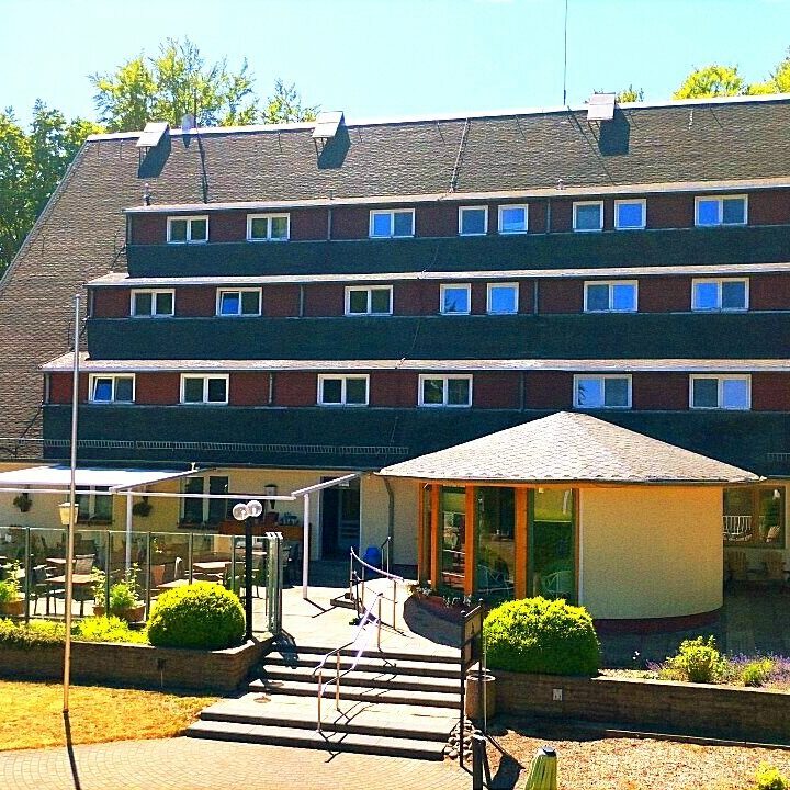 forsthaus-langenberg-hotel-aussenansicht-93429