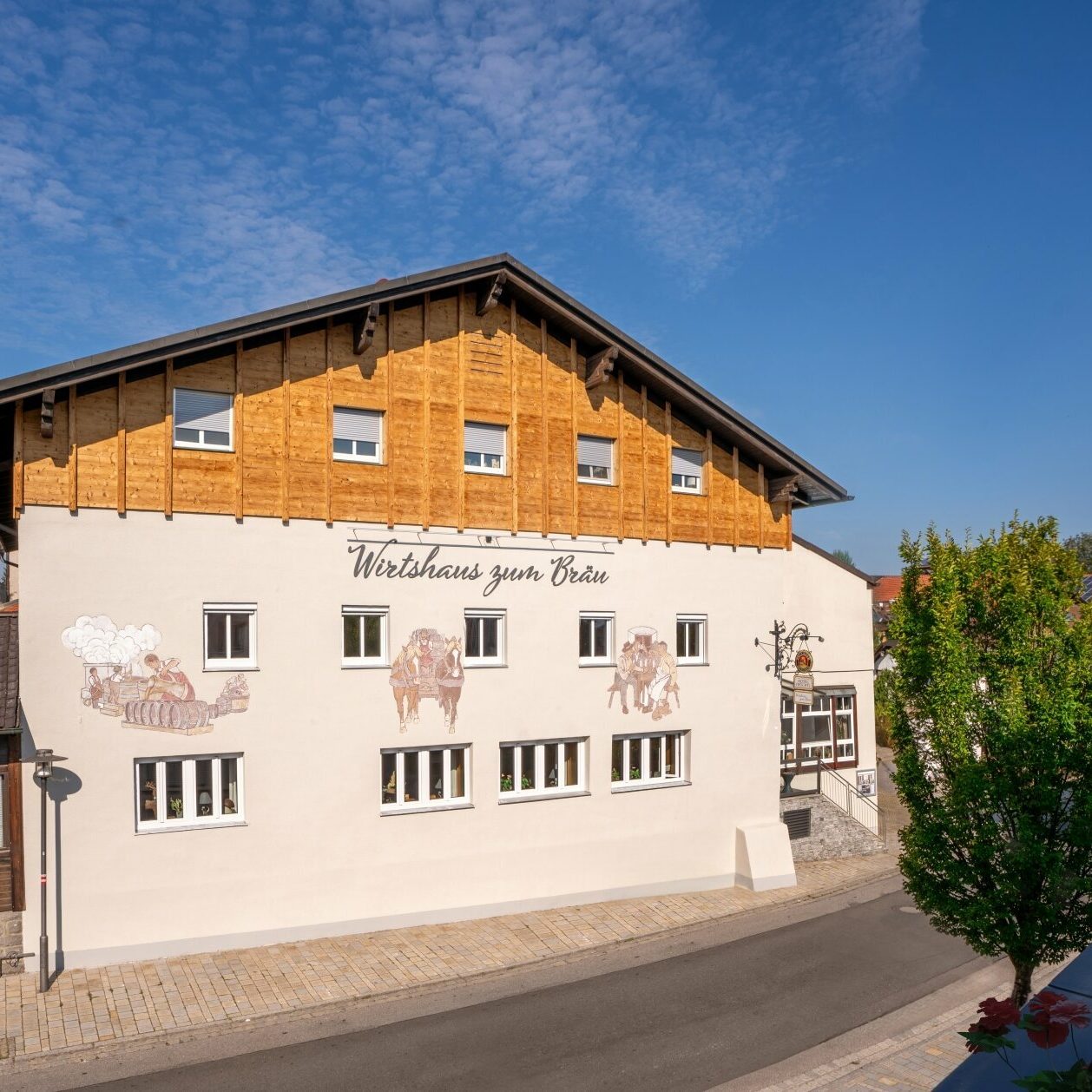 fruechtl-wirtshaus-zum-braeu-hotel-aussenansicht-98245