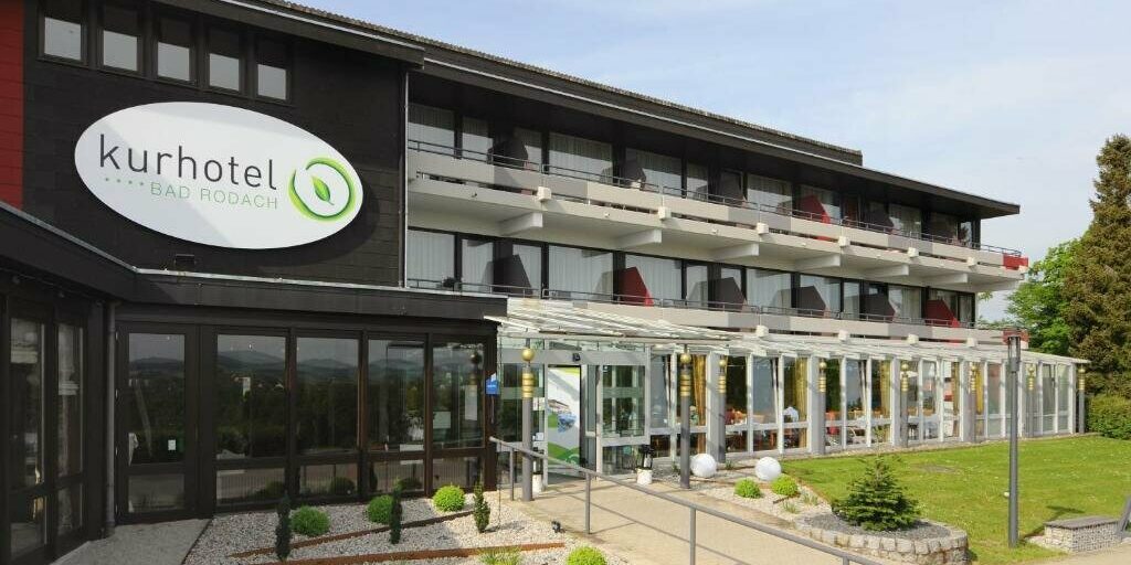 kurhotel-bad-rodach-hotel-aussenansicht-93028 kurhotel-bad-rodach-hotel-aussenansicht-93028