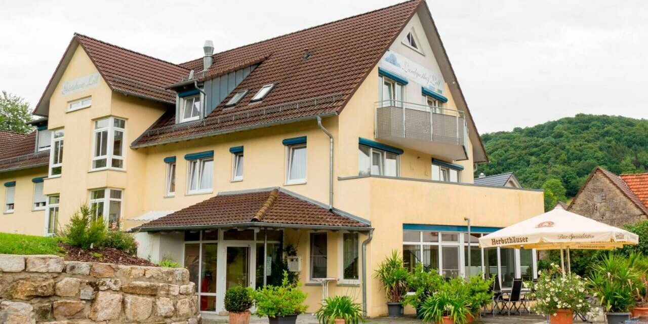 landgasthof-lell-hotel-aussenansicht-87721