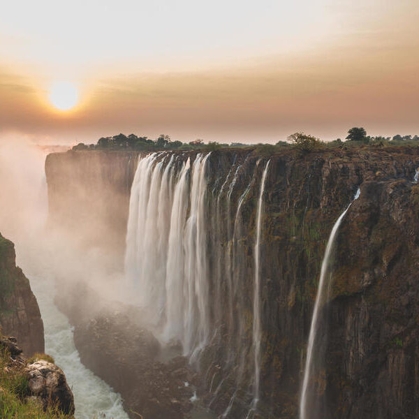 large_8a0092fd5358a379015360c166866bf7-Sambia-Victoria-Falls-