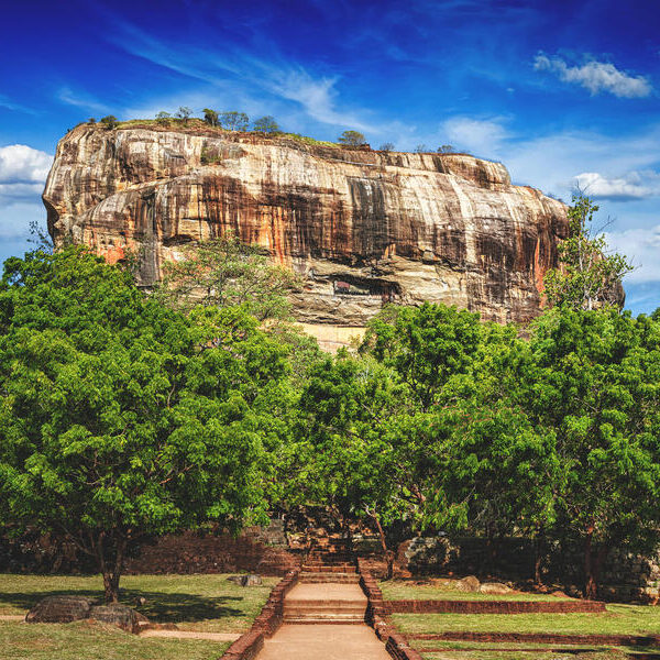 large_8a0092fd5849e566015885cd99dc532b-Sri-Lanka-Sigiriya-Rock