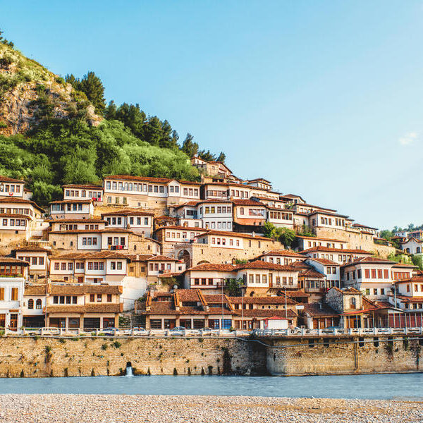 large_8a0092ff669ff4b70166d46fe85731e0-Albanien-Berat