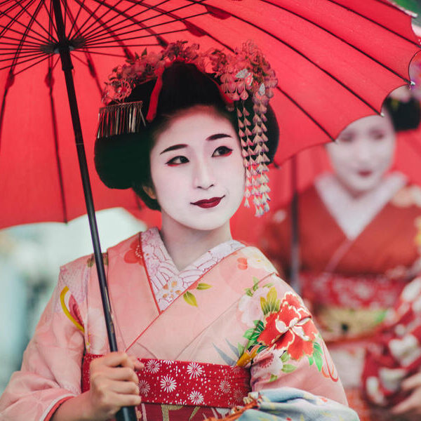 large_8a0092ff72c553d101730f86e5ea3224-Geisha-Maiko