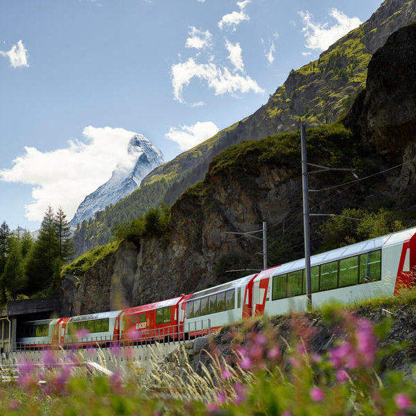 large_8a0092ff7fba1ba2017fbcf006a463aa-Glacier-Express-Rheinschlucht