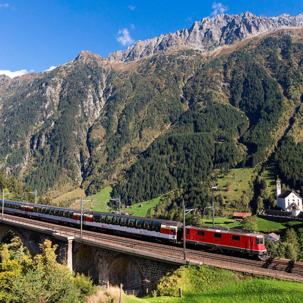 large_8a0092ff83a76bbc0183a77b371508e8-Rhaetische-Bahn-Bernina-Express-Albulalinie